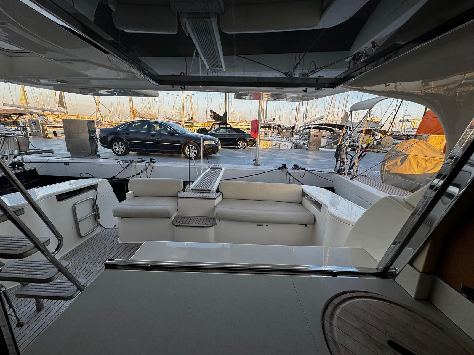 2009 FERRETTI YACHTS 470 